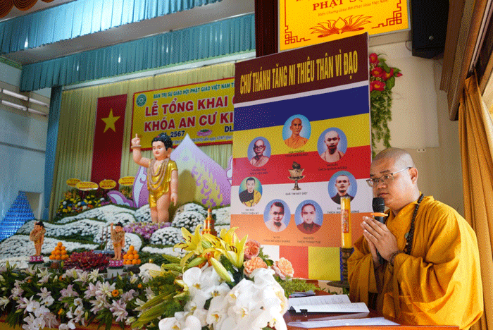 Đại đức Thích Huệ Phát thông tin các trường hạ an cư trên địa bàn tỉnh Đại đức Thích Huệ Phát thông tin các trường hạ an cư trên địa bàn tỉnh