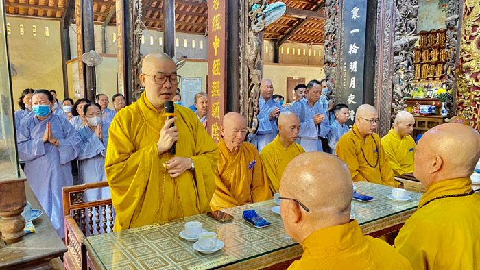 Thưởng tọa Thích Quảng Lộc, Trưởng ban Trị sự tỉnh đại diện trường hạ chùa Vĩnh Tràng tiếp đoàn Ban Trị sự Phật giáo huyện Thưởng tọa Thích Quảng Lộc, Trưởng ban Trị sự tỉnh đại diện trường hạ chùa Vĩnh Tràng tiếp đoàn Ban Trị sự Phật giáo huyện