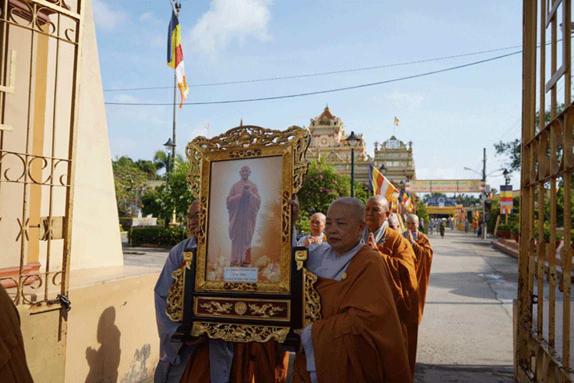 Tiền Giang: Cung thỉnh pháp tướng Tổ sư Huệ Đăng tôn trí nơi giới đàn Ni (chùa Thiên Phước)