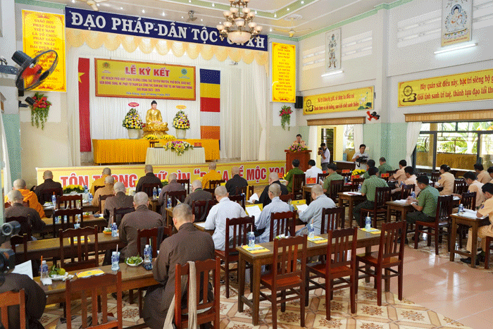 Buổi ký kết giữa hai đơn vị Buổi ký kết giữa hai đơn vị