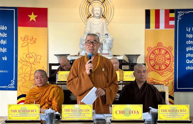 Thượng tọa Thích Quảng Lộc chủ trì buổi họp Thượng tọa Thích Quảng Lộc chủ trì buổi họp