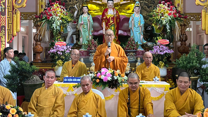 Thượng tọa Thích Quảng Lộc có lời huấn từ