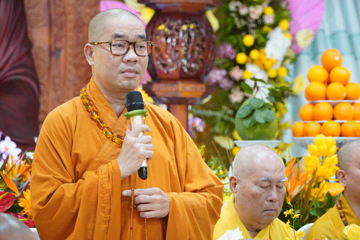 Thượng tọa Thích Quảng Lộc ban đạo từ Thượng tọa Thích Quảng Lộc ban đạo từ