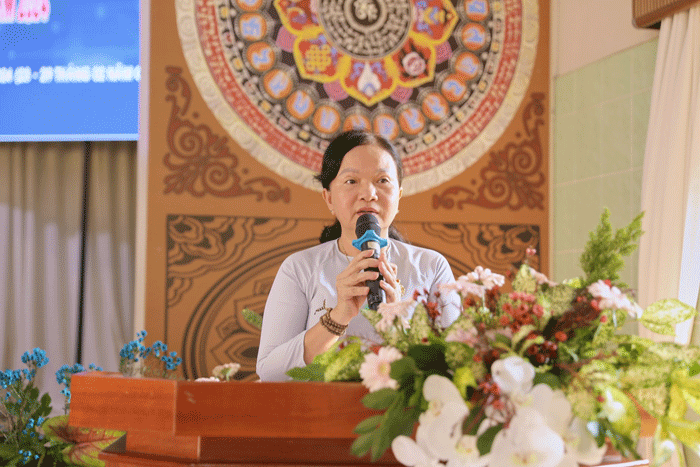 Bà Bùi Thị Mai phát biểu tại buổi lễ Bà Bùi Thị Mai phát biểu tại buổi lễ