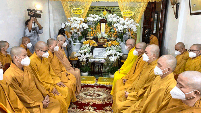 Chư tôn đức tham dự buổi lễ truy niệm Chư tôn đức tham dự buổi lễ truy niệm