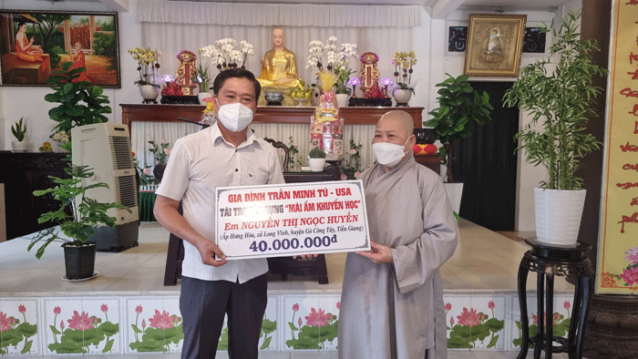 Tiền Giang: Phân ban Ni giới tỉnh trao học bổng cho các học sinh hiếu học