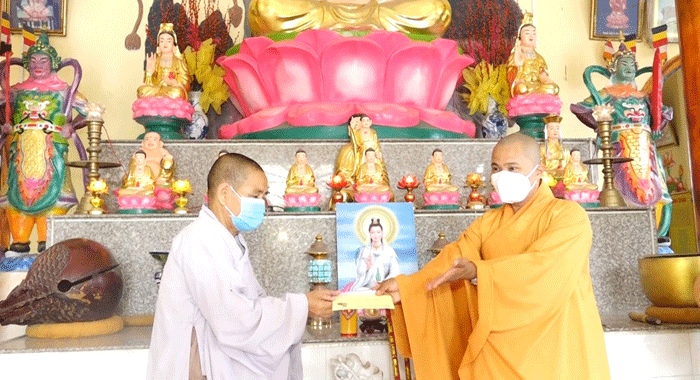 Cúng dường đại diện các tự viện