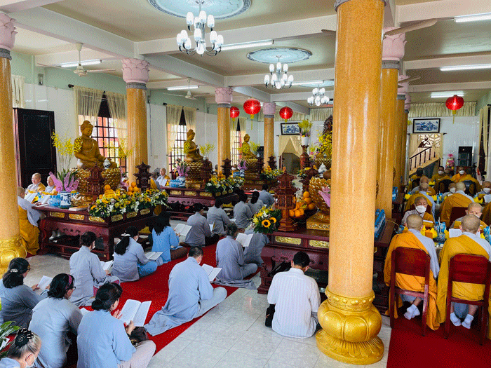 Đạo tràng chùa Nam An trì tụng kinh Dược sư