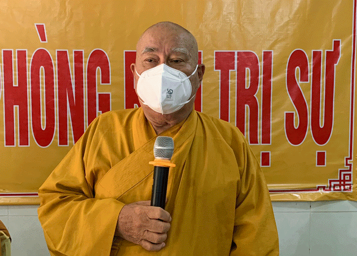 Hòa thượng Thích Huệ Minh chủ trì buổi họp