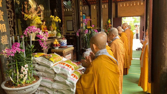 Cúng dường trường hạ chùa Vĩnh Tràng, TP.Mỹ Tho