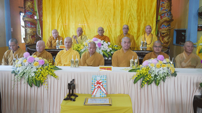 Chư tôn đức chứng minh