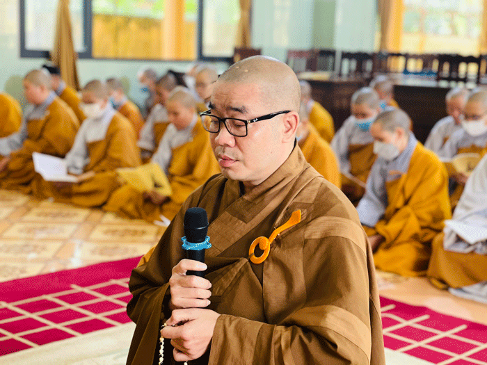 Thượng tọa Thích Quảng Lộc đã chủ trì khóa lễ sám hối Thượng tọa Thích Quảng Lộc đã chủ trì khóa lễ sám hối