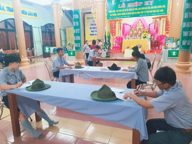 Khóa học với hơn 50 huynh trưởng trên địa bàn tỉnh Bình Định Khóa học với hơn 50 huynh trưởng trên địa bàn tỉnh Bình Định