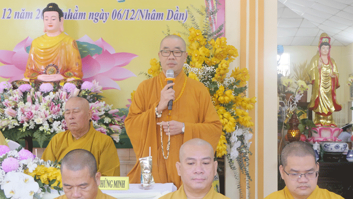 Thượng tọa Thích Quảng Lộc ban đạo từ