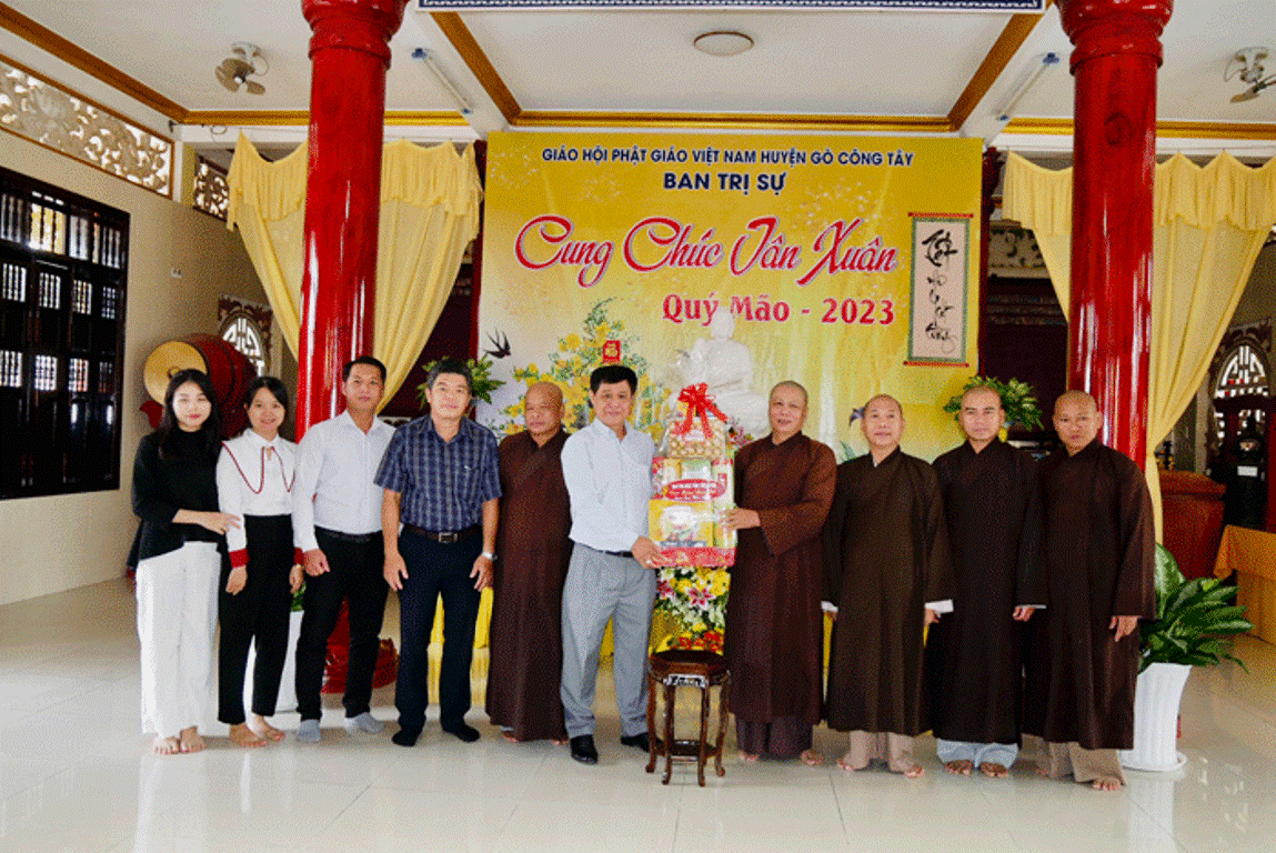Ban Tôn giáo tỉnh chúc Tết chư tôn đức huyện Gò Công Tây