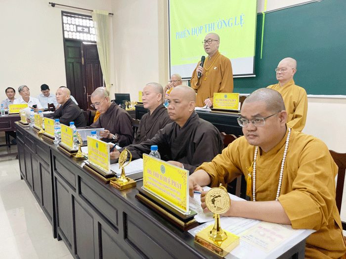 Thượng tọa Thích Quảng Lộc cũng triển khai một số công tác Tăng sự Thượng tọa Thích Quảng Lộc cũng triển khai một số công tác Tăng sự