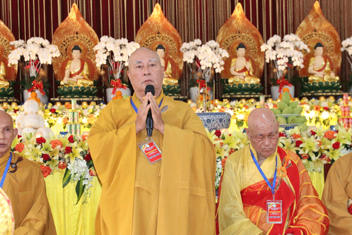 Hòa thượng Thích Huệ Minh ban đạo từ