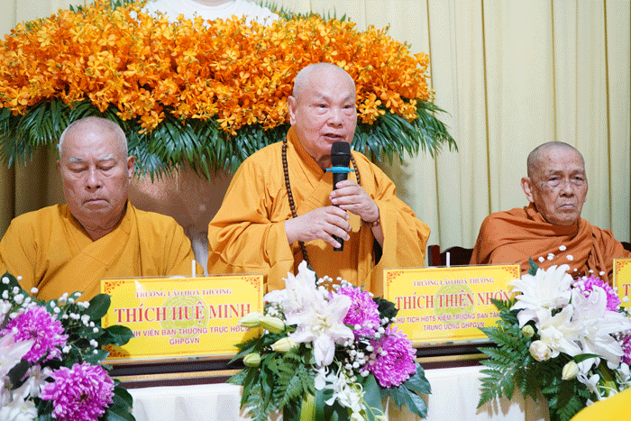 Hòa thượng Thích Thiện Nhơn ban đạo từ Hòa thượng Thích Thiện Nhơn ban đạo từ