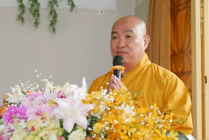 Thượng tọa Thích Phước Nguyên thông qua quyết định tấn phong giáo chỉ tấn phong của Ban Thường trực Hội đồng Chứng minh Thượng tọa Thích Phước Nguyên thông qua quyết định tấn phong giáo chỉ tấn phong của Ban Thường trực Hội đồng Chứng minh