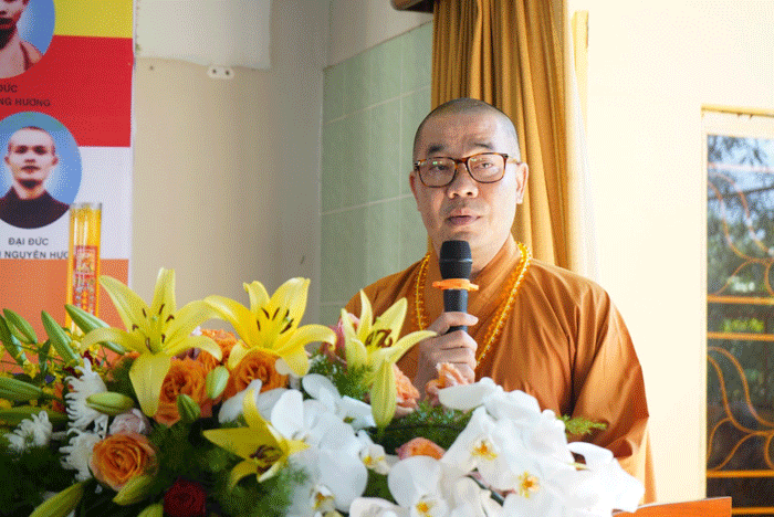 Thượng tọa Thích Quảng Lộc tri ân chư tôn giáo phẩm, lãnh đạo tham dự lễ tổng khai giảng