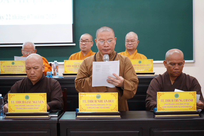 Thượng tọa Thích Nhuận Đức thông qua danh sách cung thỉnh chư tôn đức vào Hội đồng Thập sư các đàn giới