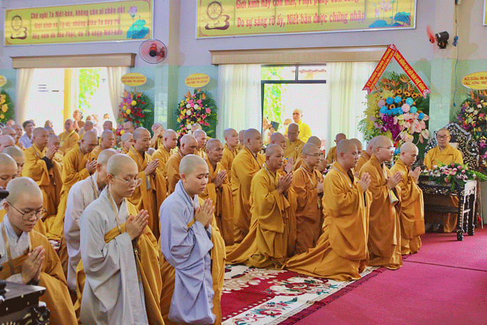 Giới tử phát tâm thọ giới Bồ-tát