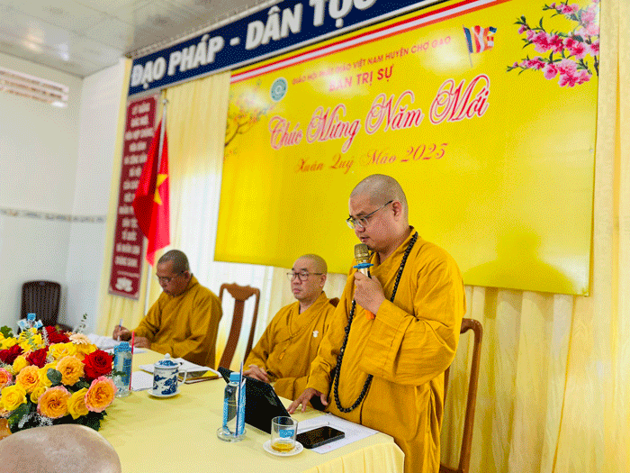 Đại đức Thích Huệ Phát tại buổi họp