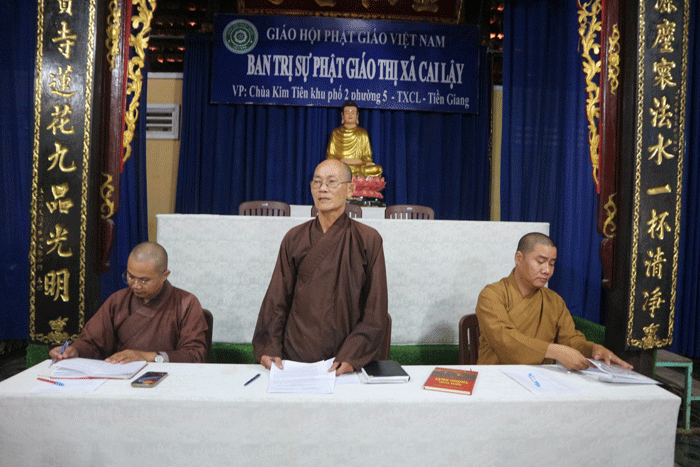 Đại đức Thích Đức Quang Thông tại buổi họp