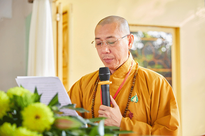 Thượng tọa Thích Thiện Lưu phát biểu khai mạc