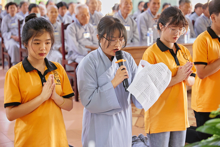 Phật tử phát nguyện tu tập