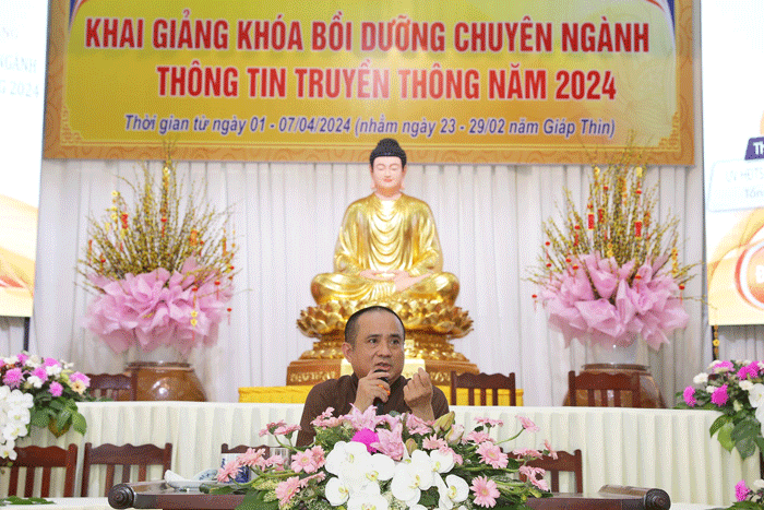 Thượng tọa Thích Tâm Hải thuyết trình về chuyên đề “Báo chí Phật giáo xưa và nay”