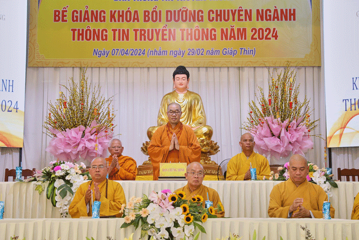 Thượng tọa Thích Quảng Lộc phát biểu chỉ đạo