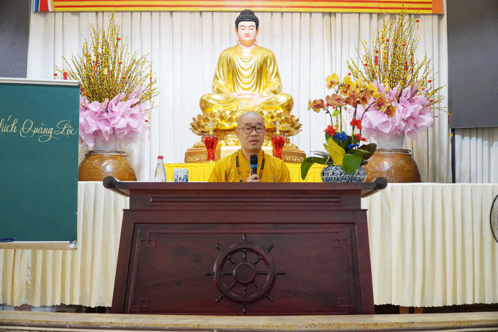Thượng tọa Thích Quảng Lộc nói chuyện chuyên đề về sinh hoạt hành chánh Giáo hội