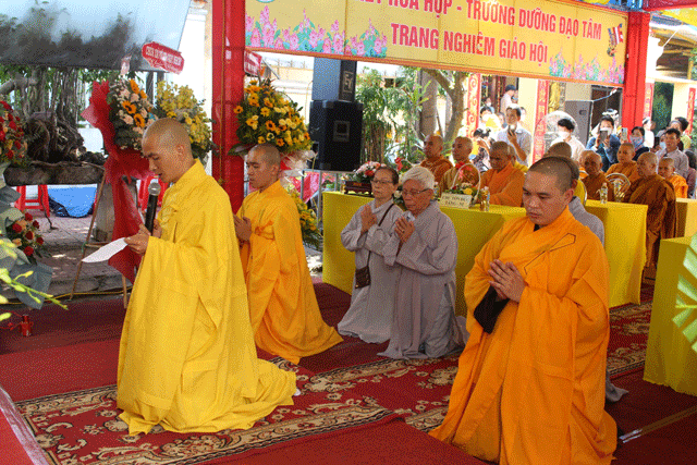 Đại đức Thích Nhuận Phát tân trụ trì phát nguyện