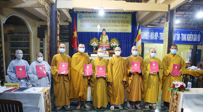 Ban Trị sự Phật giáo thị xã Cai Lậy (2021-2026) nhận quyết định chuẩn y nhân sự