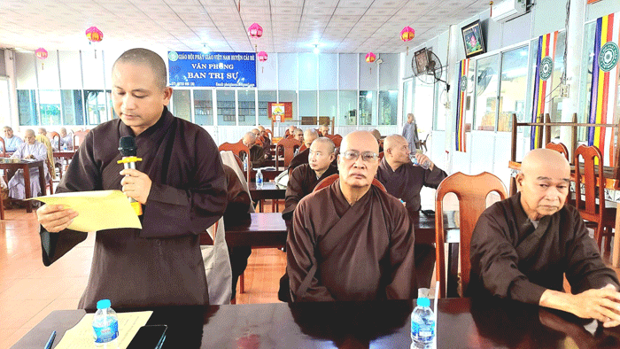 Đại đức Thích Tánh Bình thông qua chương trình phiên họp