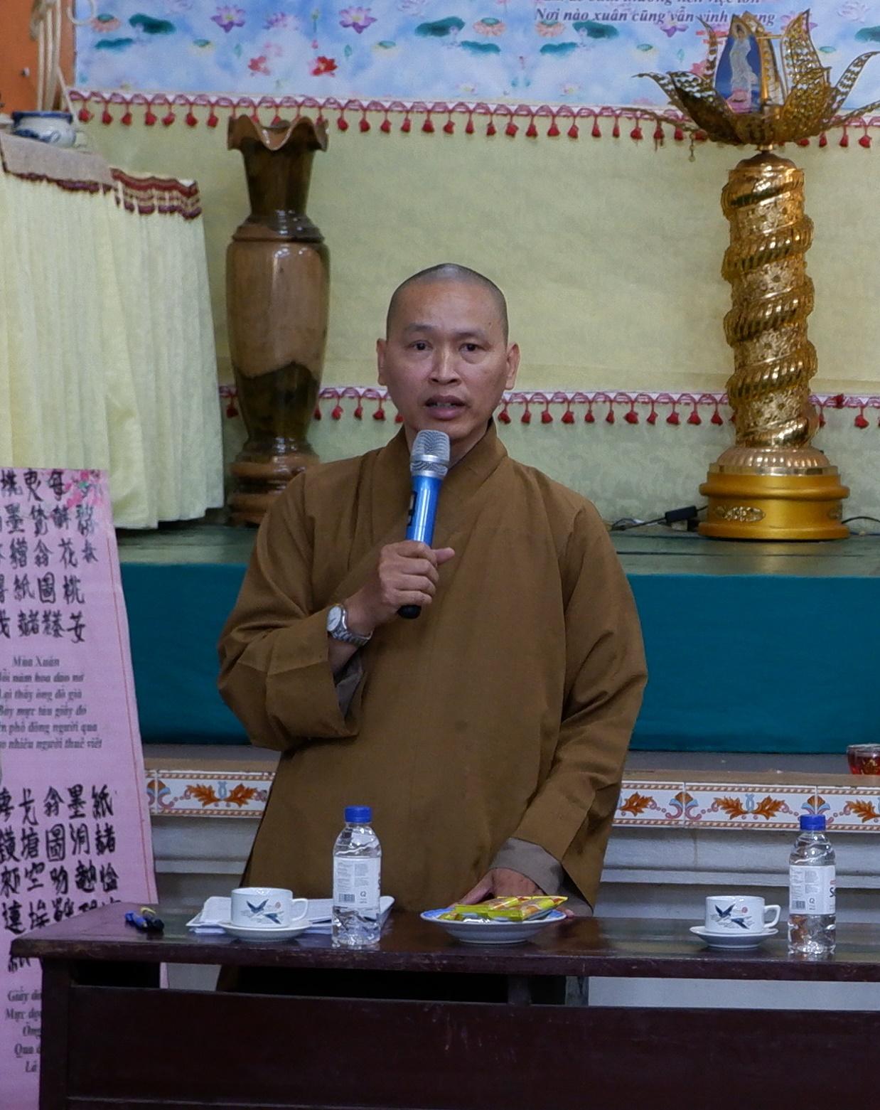 Thượng tọa Thích Minh Quang phát biểu khai mạc giớ ithiệu danh sách nhân sự dự kiến tham gia Ban Trị sự GHPGVN quận 1 nhiệm kỳ 2021-2026.