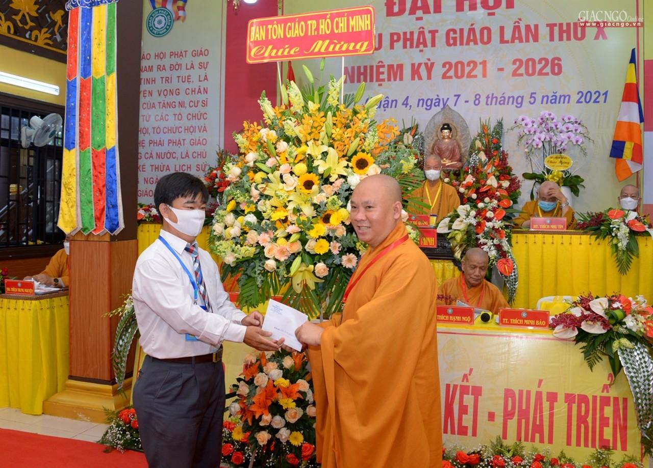 Lẵng hoa chúc mừng tân Trưởng ban Trị sự từ Ban Tôn giáo TP.HCM Lẵng hoa chúc mừng tân Trưởng ban Trị sự từ Ban Tôn giáo TP.HCM