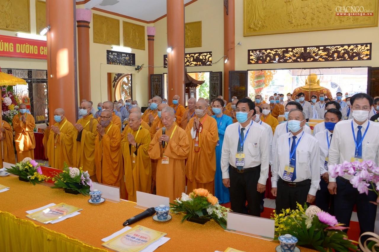 Chư tôn đức giáo phẩm và quan khách trong nghi thức niệm Phật Chư tôn đức giáo phẩm và quan khách trong nghi thức niệm Phật