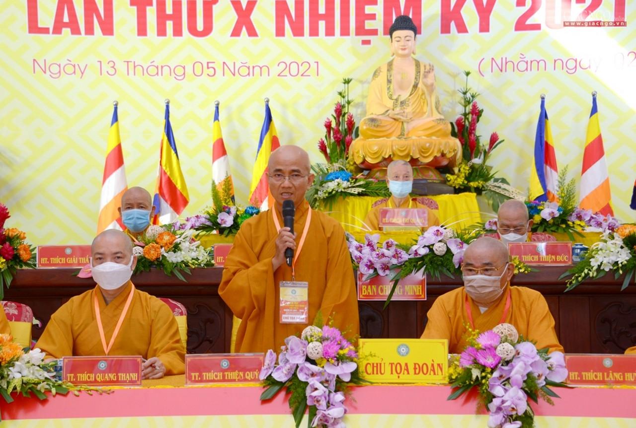 Thượng tọa Thích Thiện Quý phát biểu cung thỉnh Trưởng lão Hòa thượng chứng minh Thượng tọa Thích Thiện Quý phát biểu cung thỉnh Trưởng lão Hòa thượng chứng minh