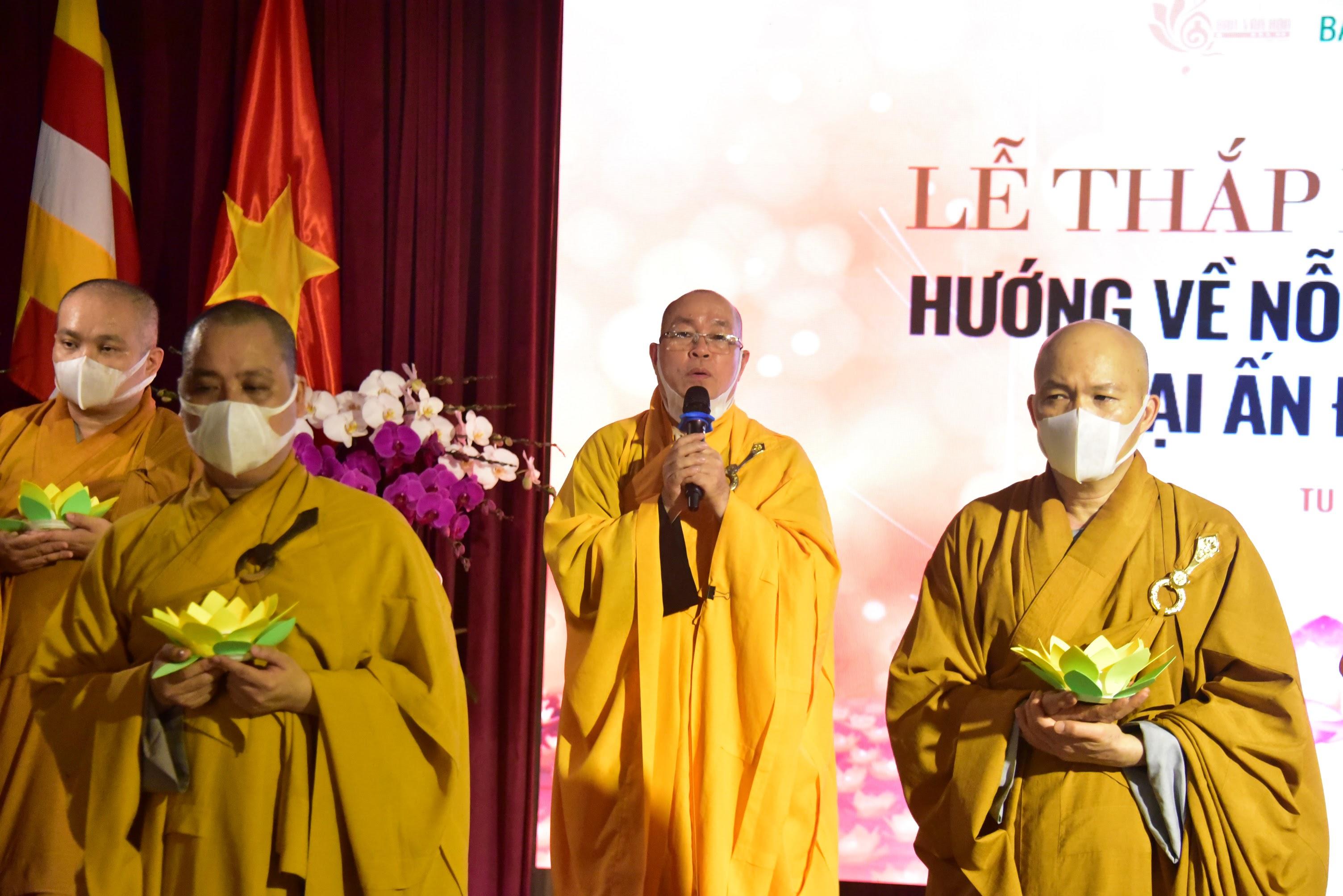 Thượng tọa Thích Đạt Đức, Phó Thường trực Ban Văn hóa phát biểu cảm tạ Thượng tọa Thích Đạt Đức, Phó Thường trực Ban Văn hóa phát biểu cảm tạ