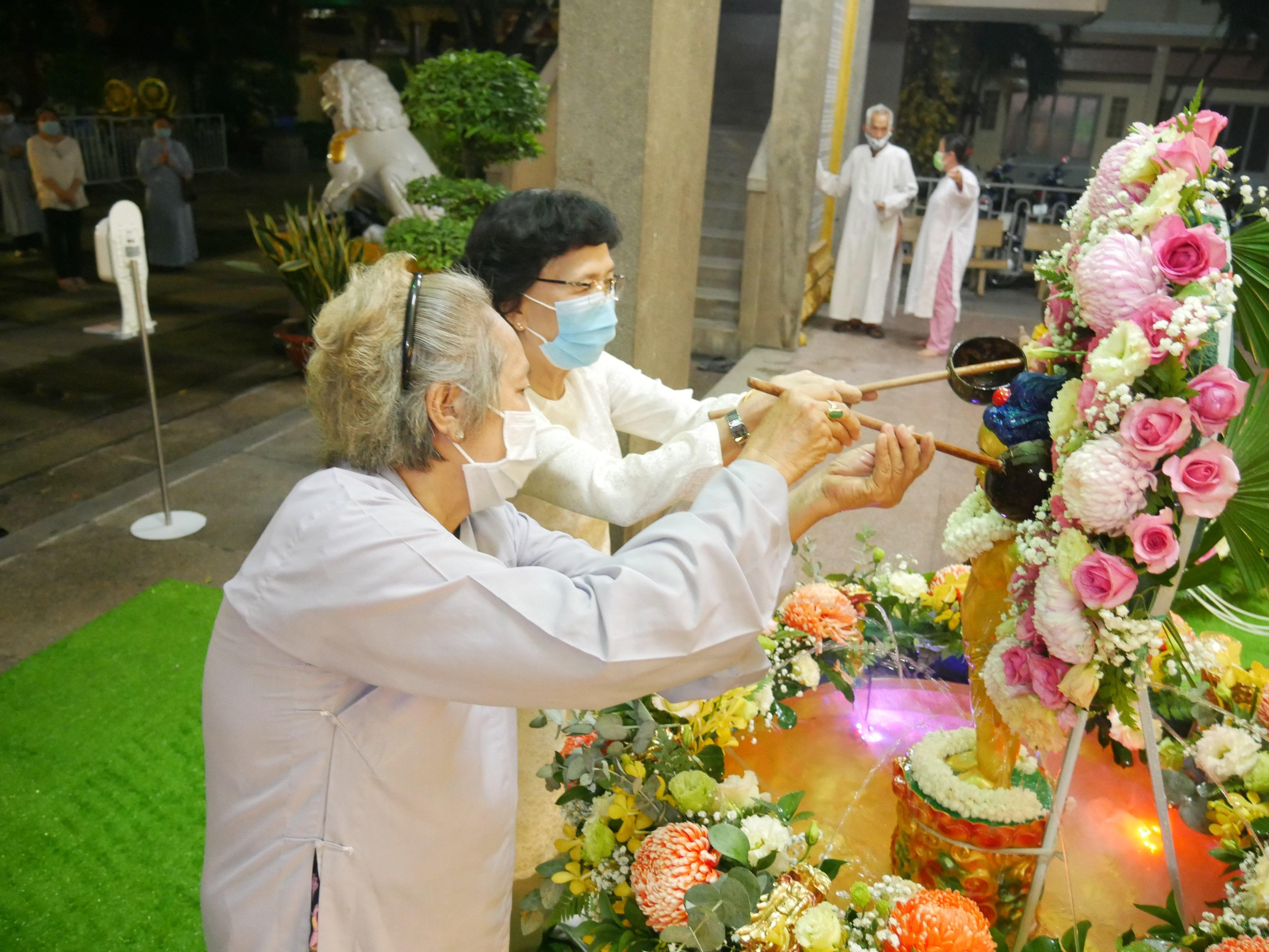 Phật tử Tắm Phật Phật tử Tắm Phật