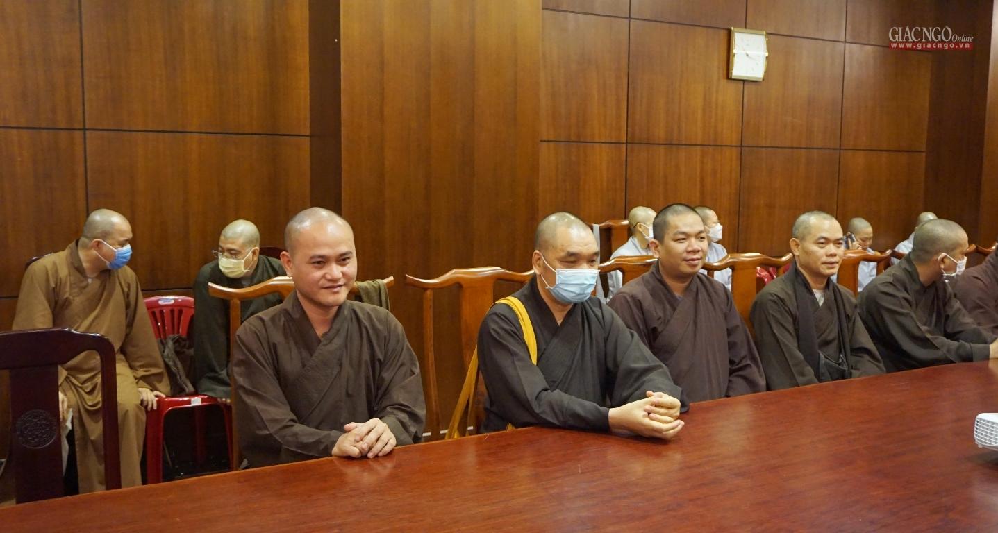 Chư tôn đức Ban Thư ký quận huyện tham dự