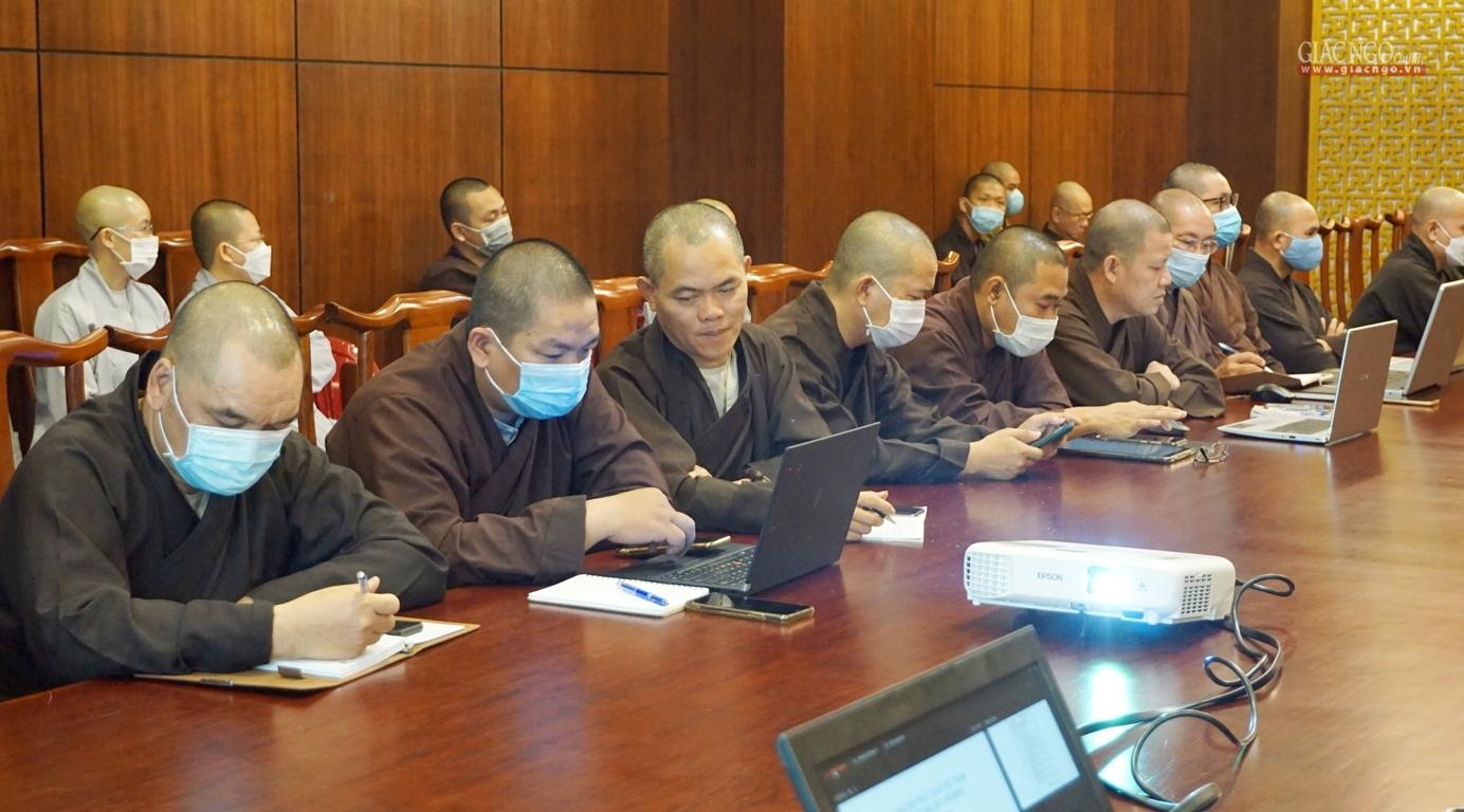 Chư tôn đức Ban Thư ký các quận huyện tham dự