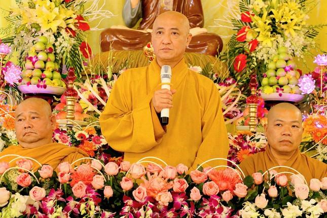 Hòa thượng Thích Huệ Thông ban đạo từ Hòa thượng Thích Huệ Thông ban đạo từ