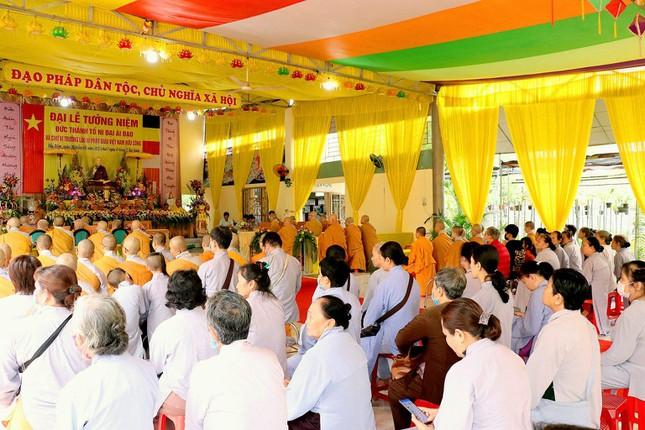 Quang cảnh lễ tưởng niệm Đức Thánh Tổ Kiều Đàm Di Quang cảnh lễ tưởng niệm Đức Thánh Tổ Kiều Đàm Di