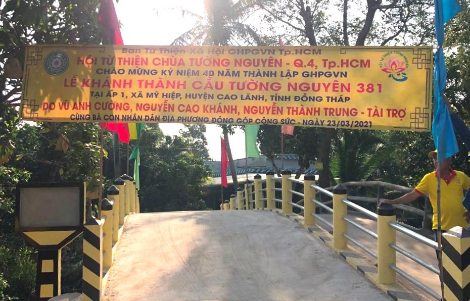 Cây cầu tọa lạc tại ấp 1, xã Mỹ Hiệp là diện mạo mới của địa phương - Ảnh: T.N Cây cầu tọa lạc tại ấp 1, xã Mỹ Hiệp là diện mạo mới của địa phương - Ảnh: T.N