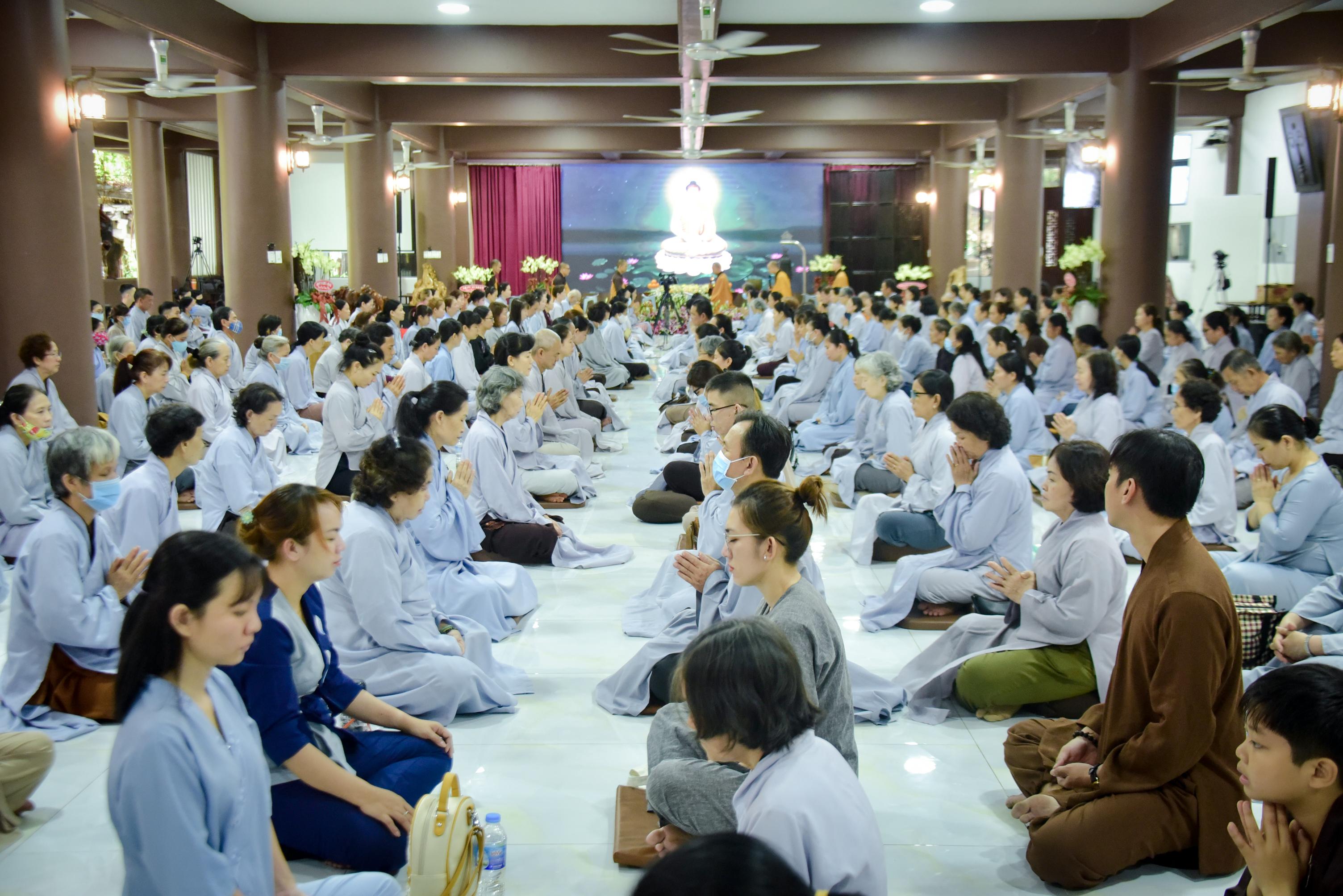 Gần 400 hành giả tham dự khóa tu đầu năm tại tu viện Khánh An | Giác Ngộ  Online