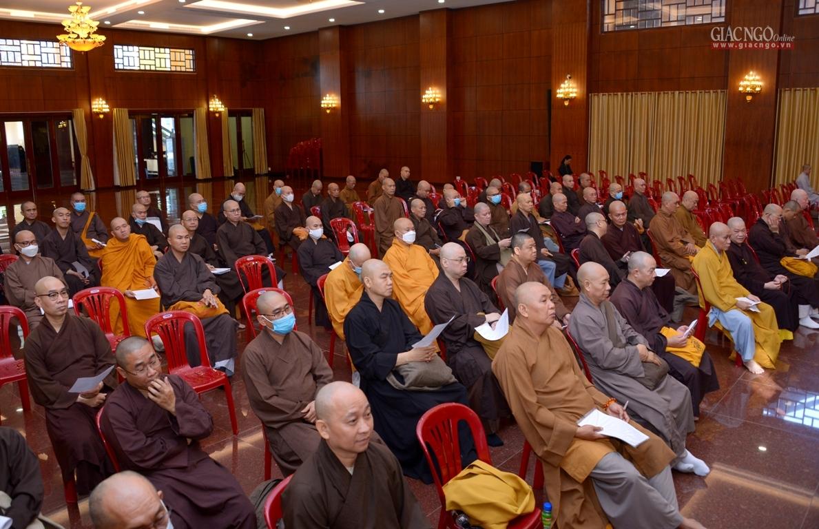 Chư tôn đức Thường trực các quận huyện tham dự buổi họp Chư tôn đức Thường trực các quận huyện tham dự buổi họp