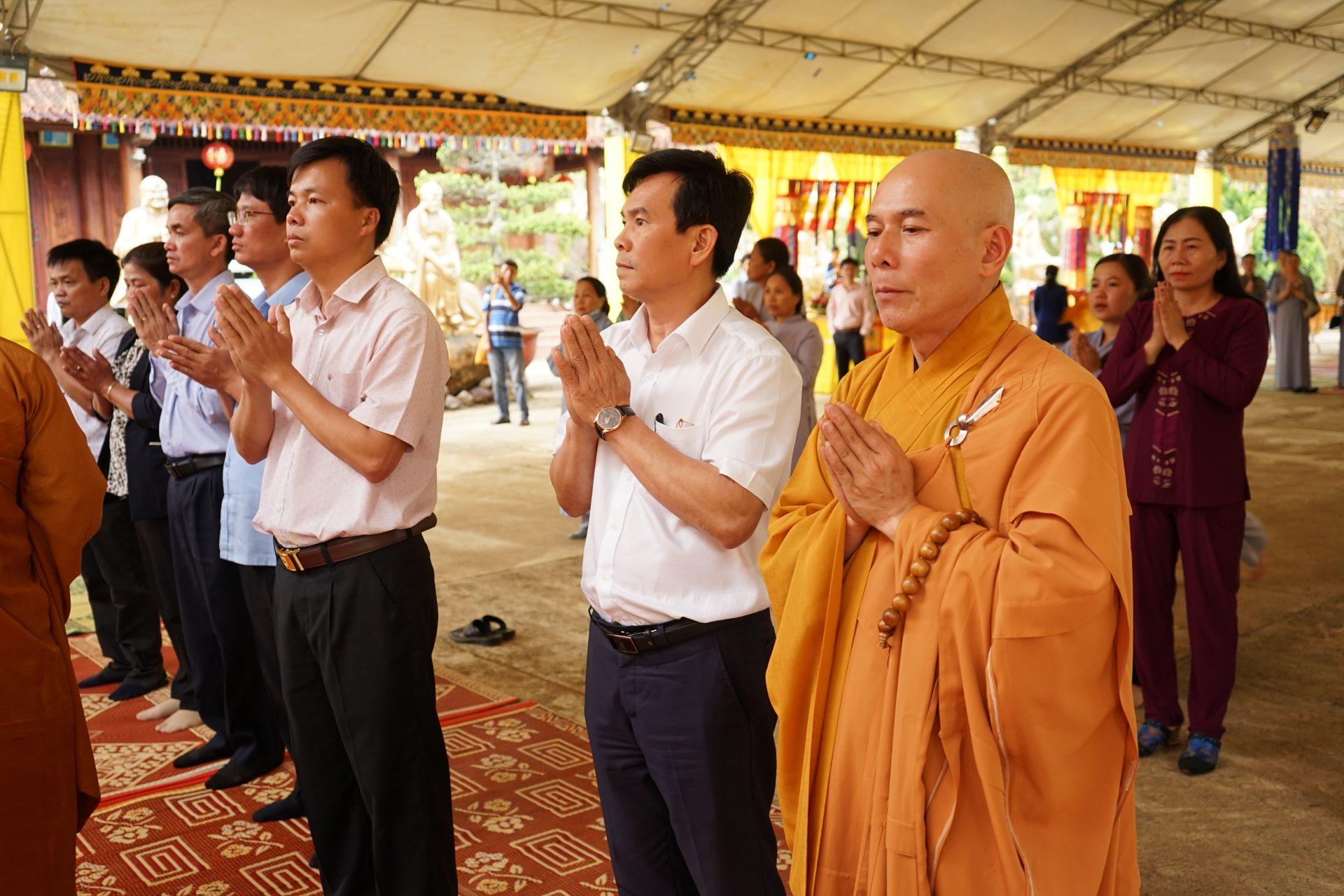 Đại diện các cấp chính quyền tham dự lễ Đại diện các cấp chính quyền tham dự lễ